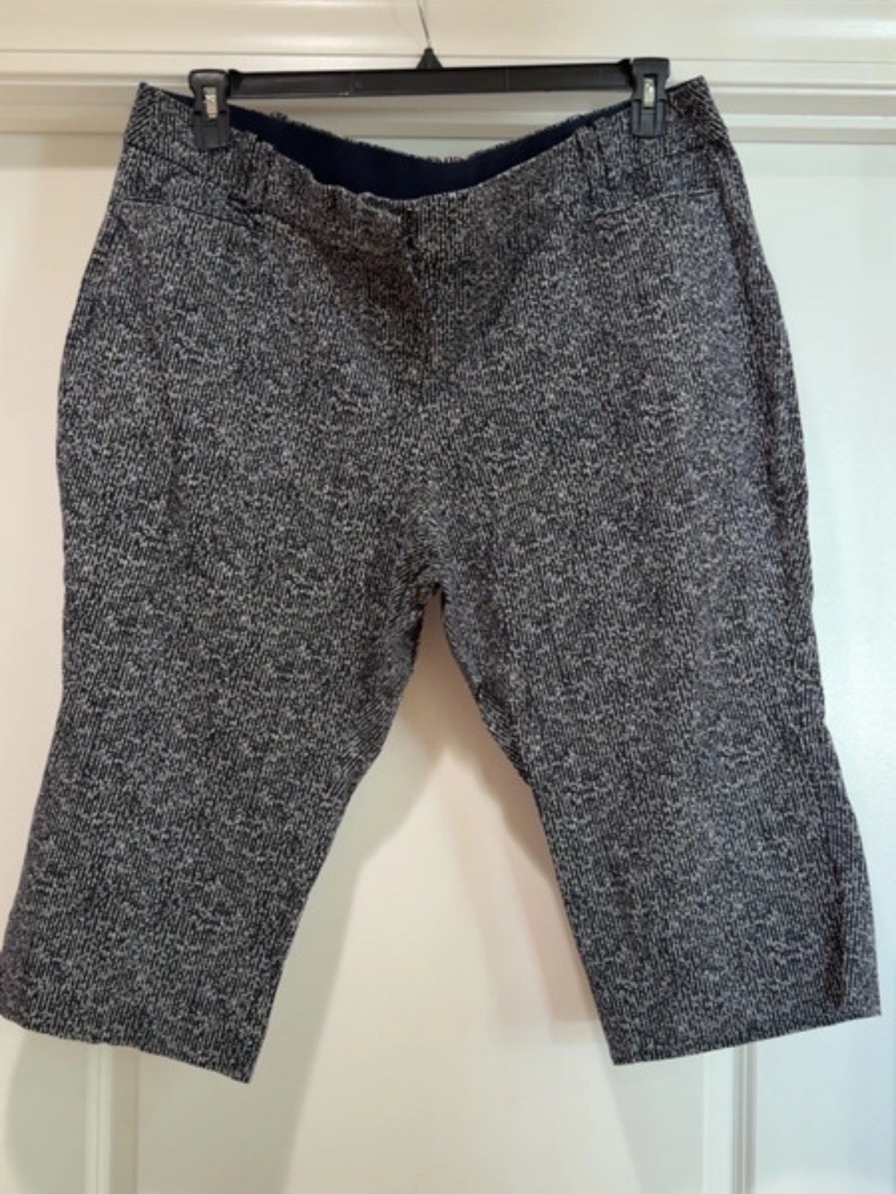 Lane Bryant Marled Black & Gray Knit Capris